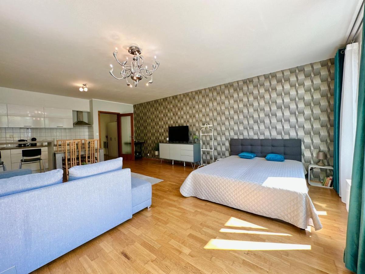 Rezidence Jeseniova Prague Apartment Bagian luar foto
