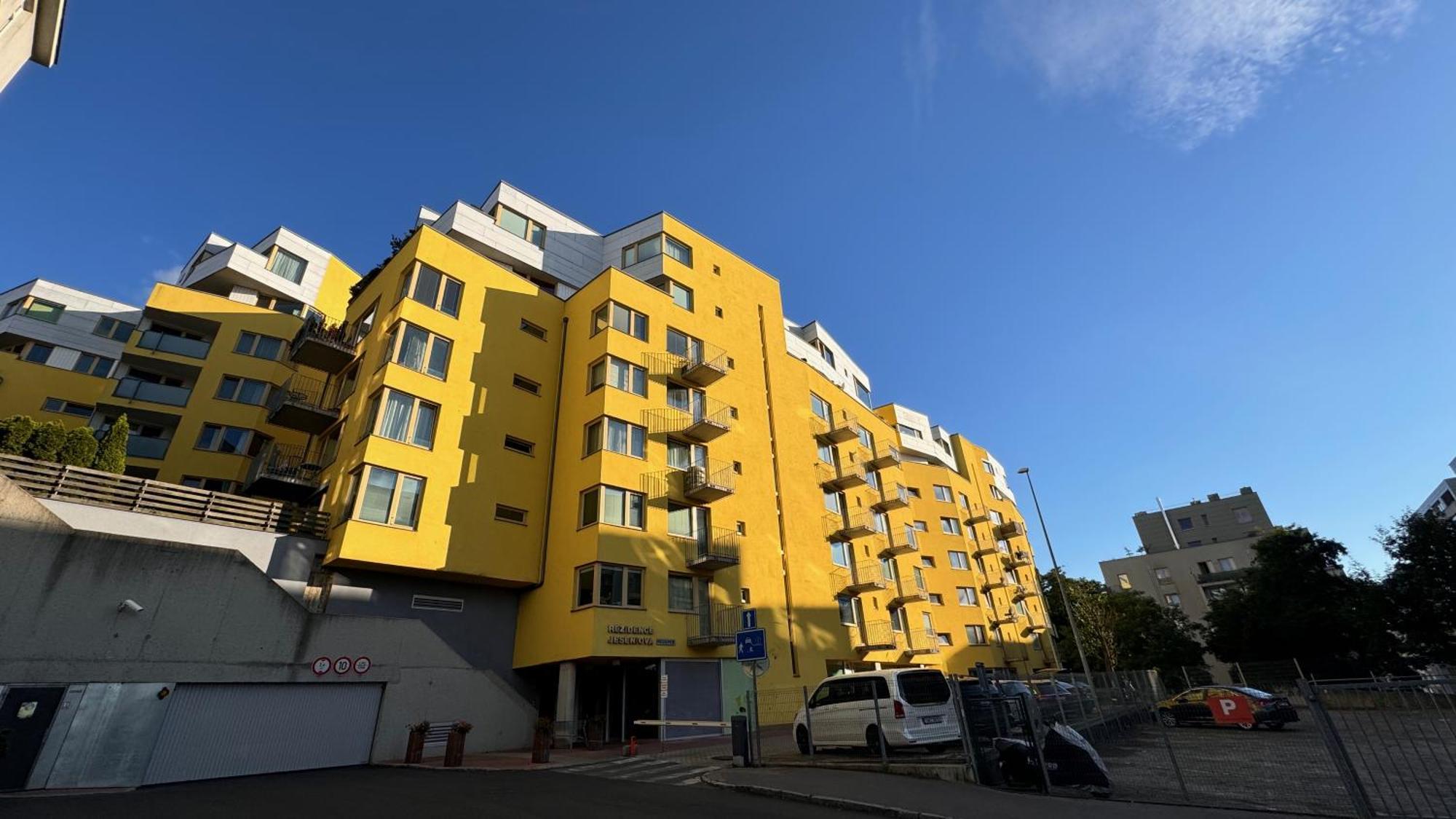 Rezidence Jeseniova Prague Apartment Bagian luar foto